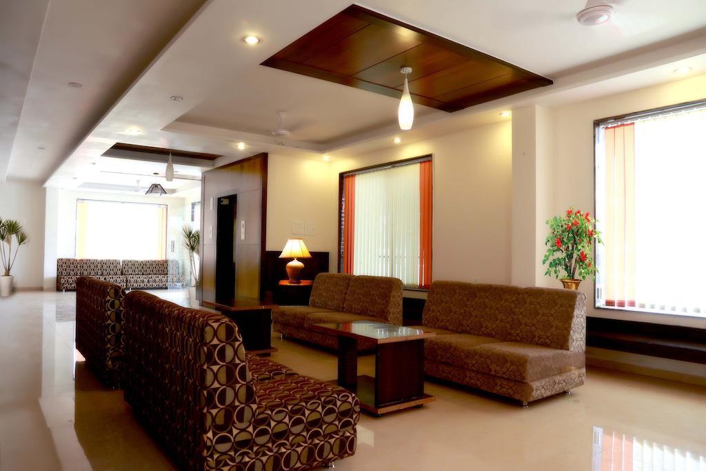 Hotel Sai Ramanand Ширди Екстериор снимка