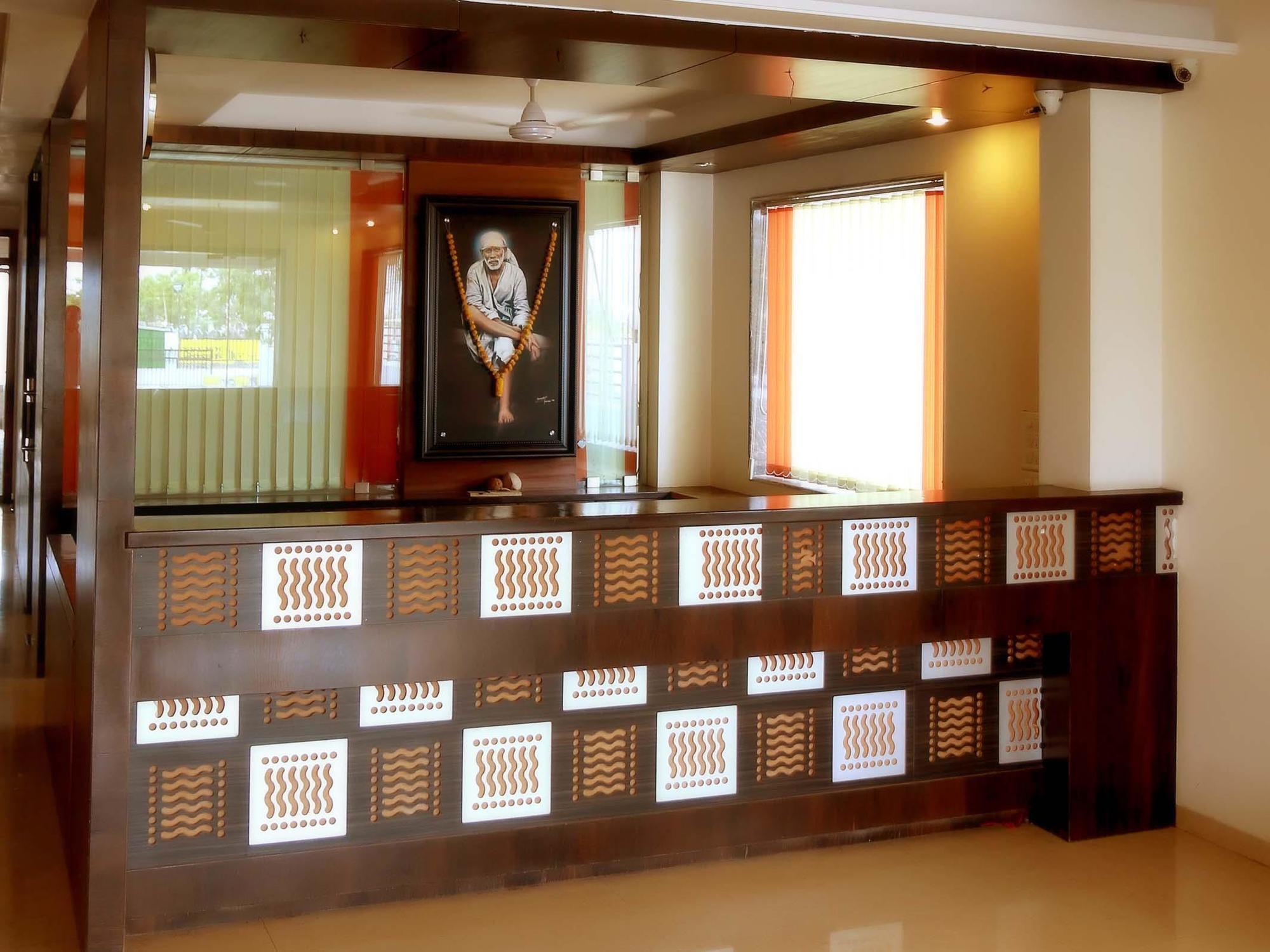 Hotel Sai Ramanand Ширди Екстериор снимка