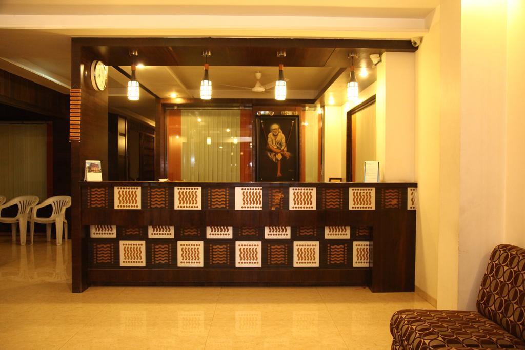 Hotel Sai Ramanand Ширди Екстериор снимка
