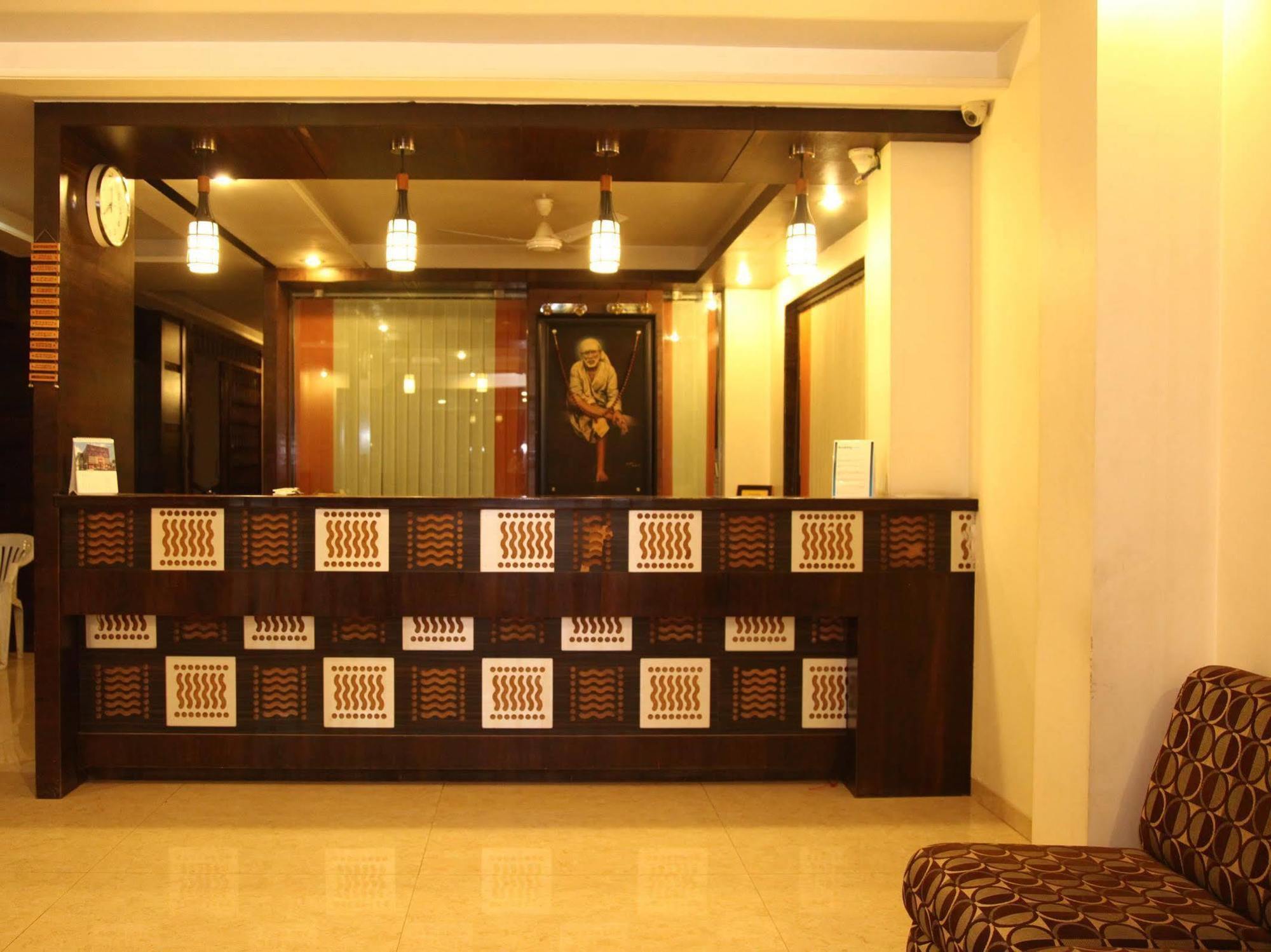 Hotel Sai Ramanand Ширди Екстериор снимка