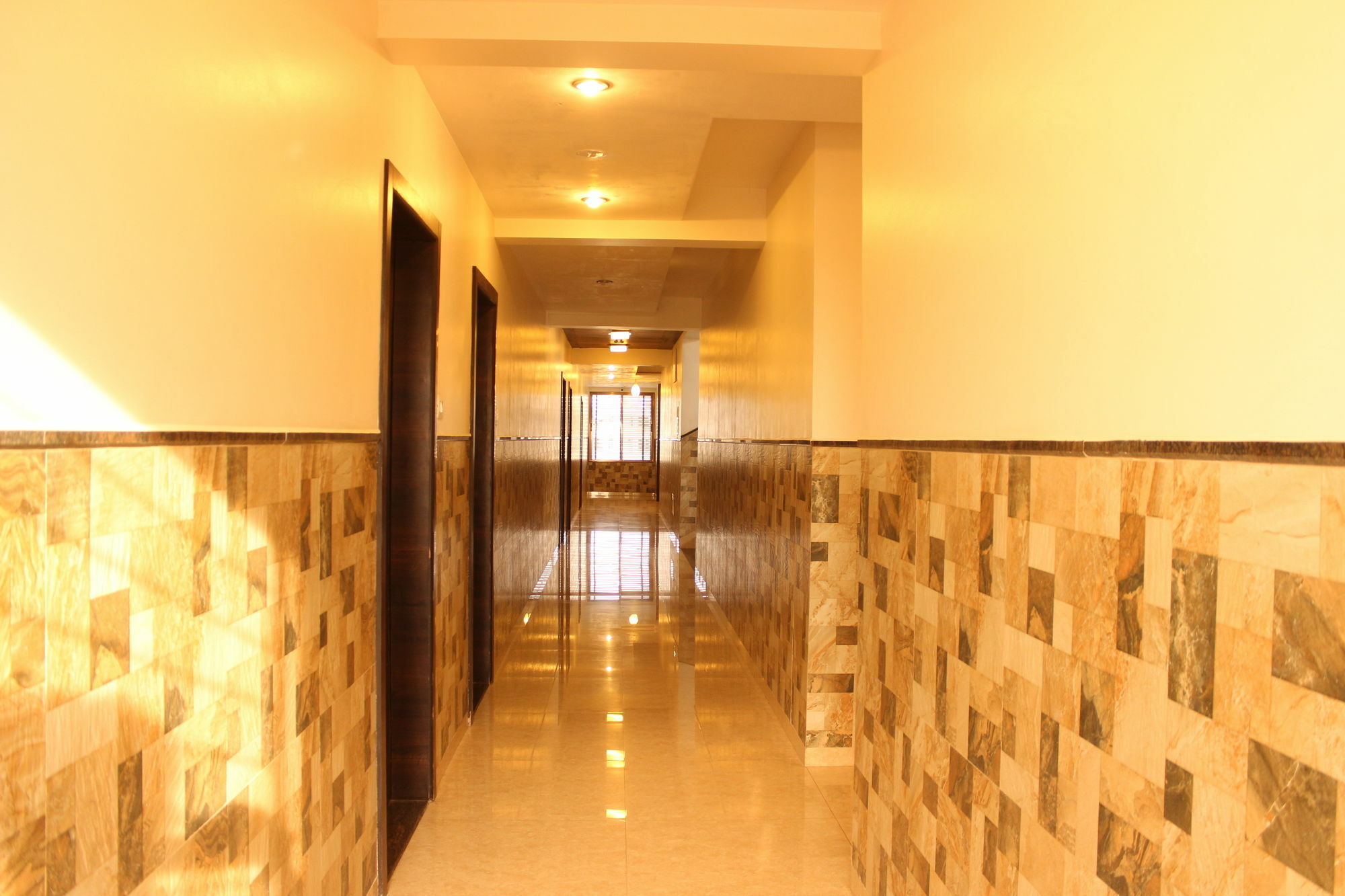 Hotel Sai Ramanand Ширди Екстериор снимка